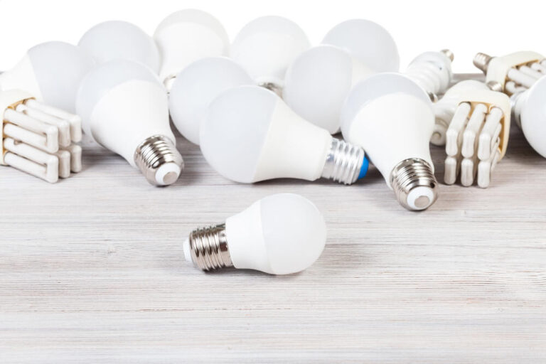 Energia i jasność – jak świetlówki LED T8 zmieniają Twoje oświetlenie